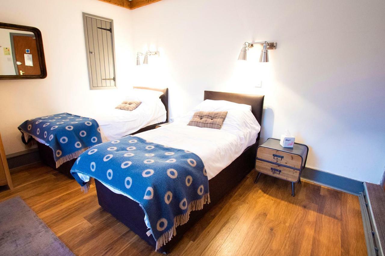 Nik The Greek Bed & Breakfast Burry Port Eksteriør bilde
